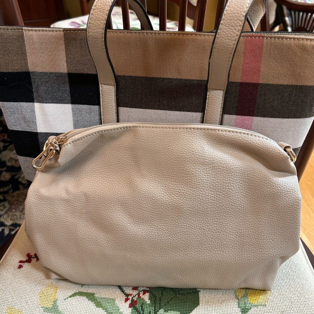 Purses - Picture 2 of 11